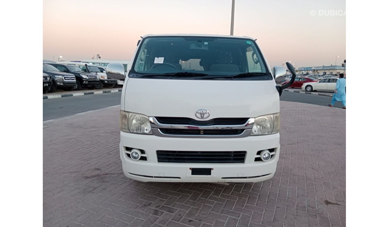 تويوتا هاياس TOYOTA HIACE VAN RIGHT HAND DRIVE (PM1197)