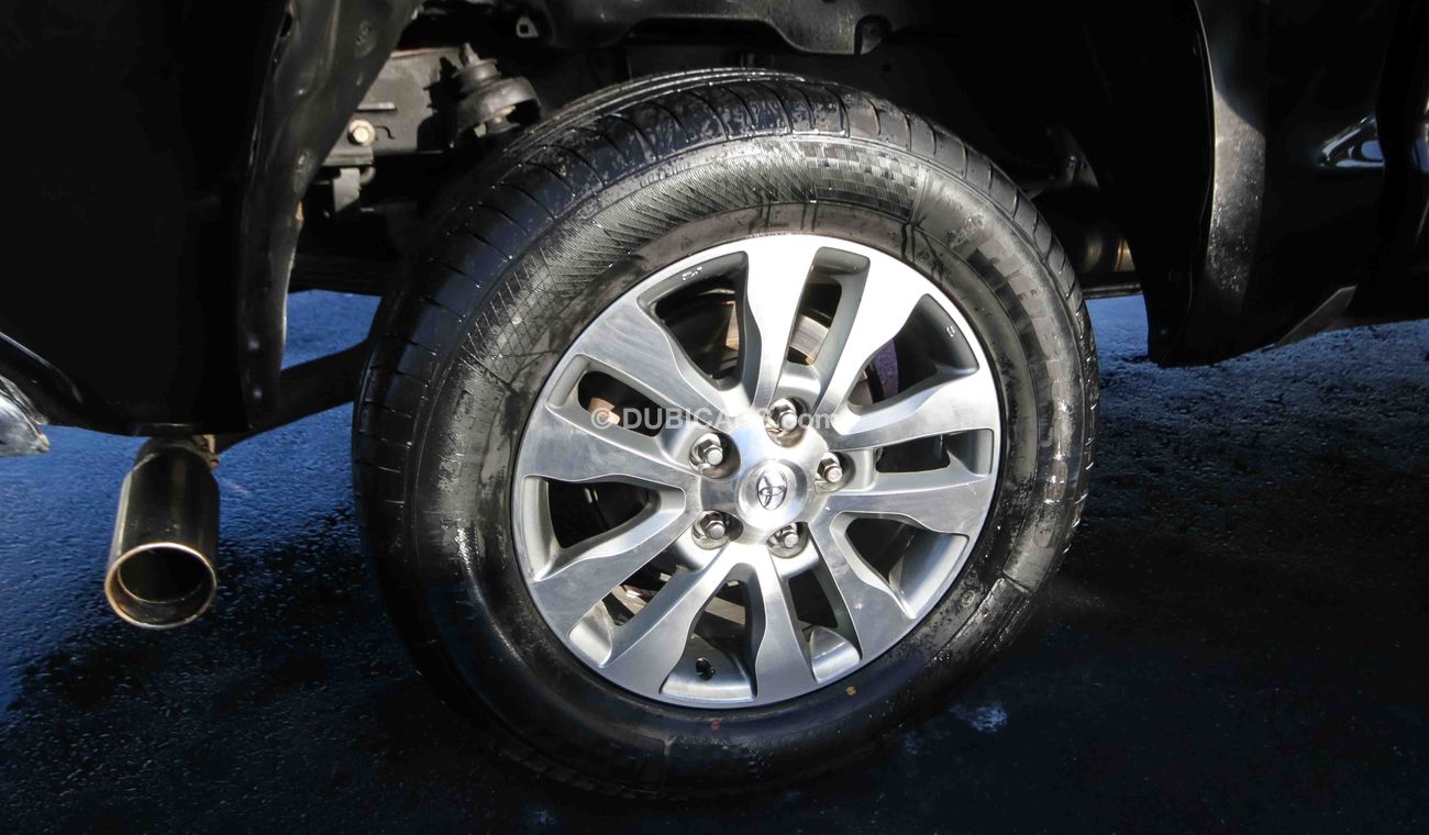 Toyota Tundra 5.7L V8 4X4 Limited