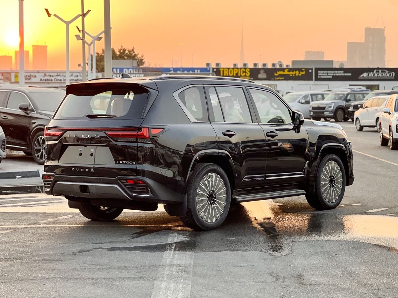 لكزس LX 700h VIP 2026 Lexus LX700h 3.5L TT KURO VIP - EXPORT ONLY