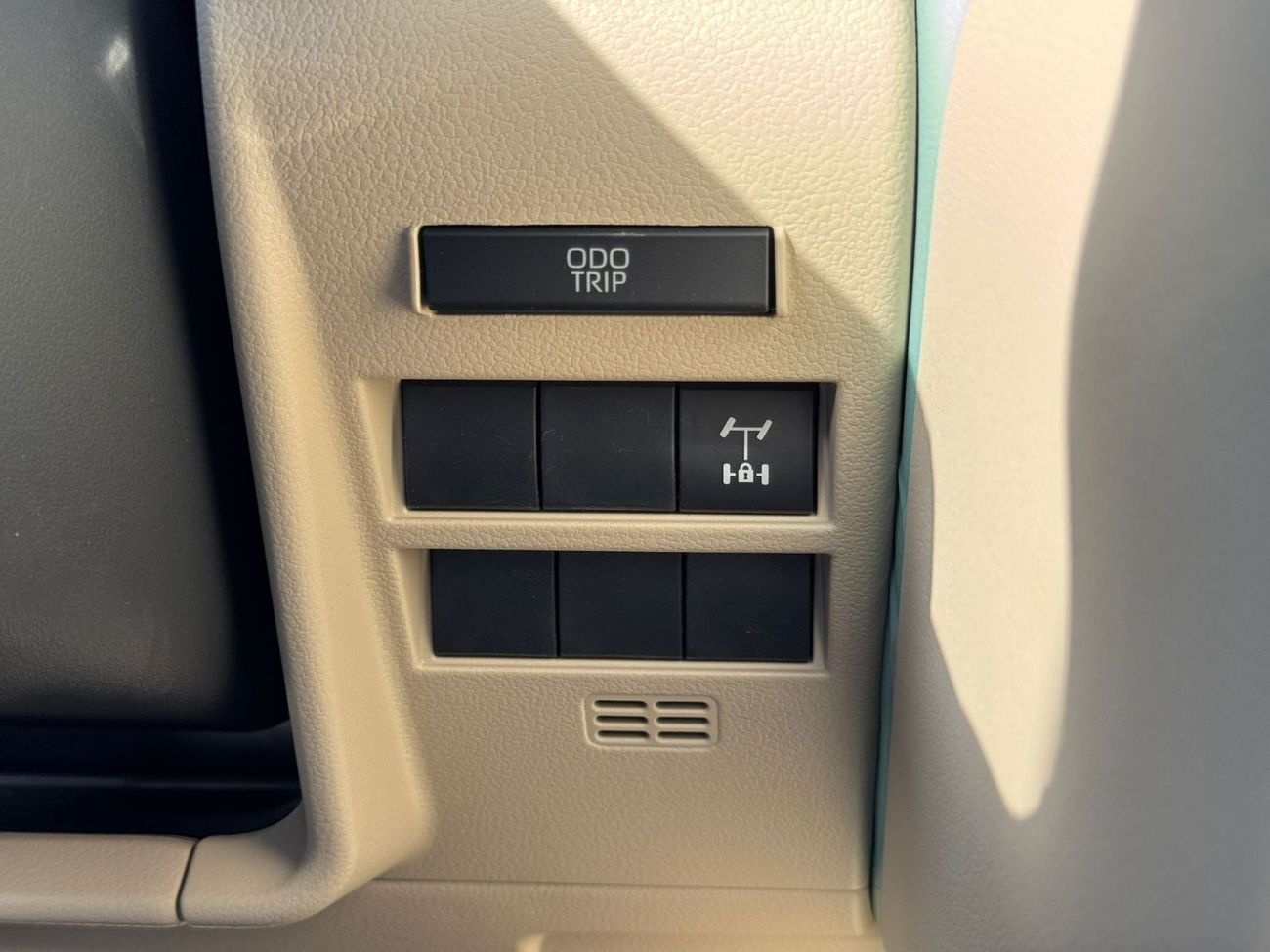 Toyota Land Cruiser GXR 3.5L oyota Land Cruiser GXR 2025 – Twin Turbo – GCC Specs – Brand New