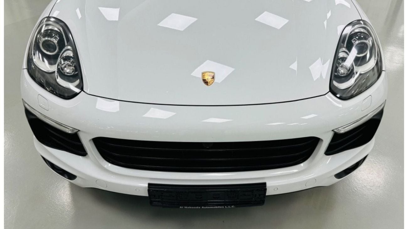 Porsche Cayenne GCC .. FSH .. Warranty … Original Paint .. Top Range