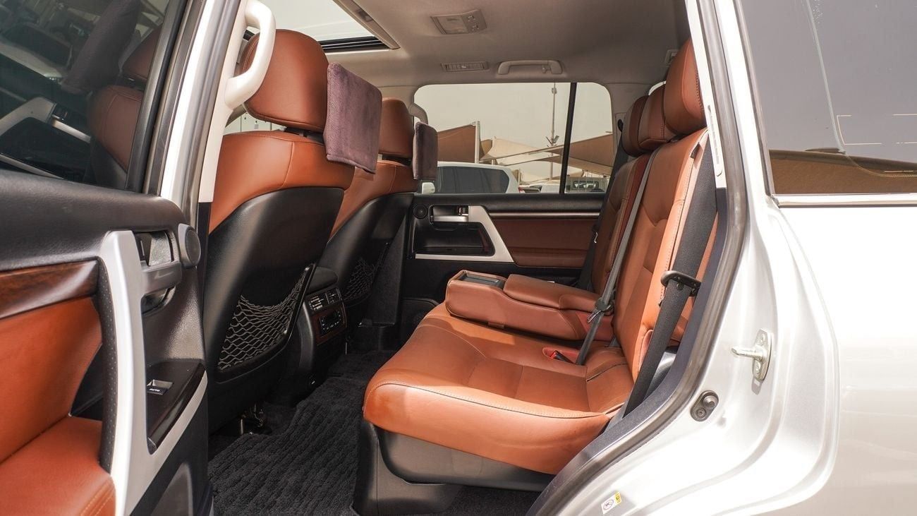 تويوتا لاند كروزر VXR 5.7L V8