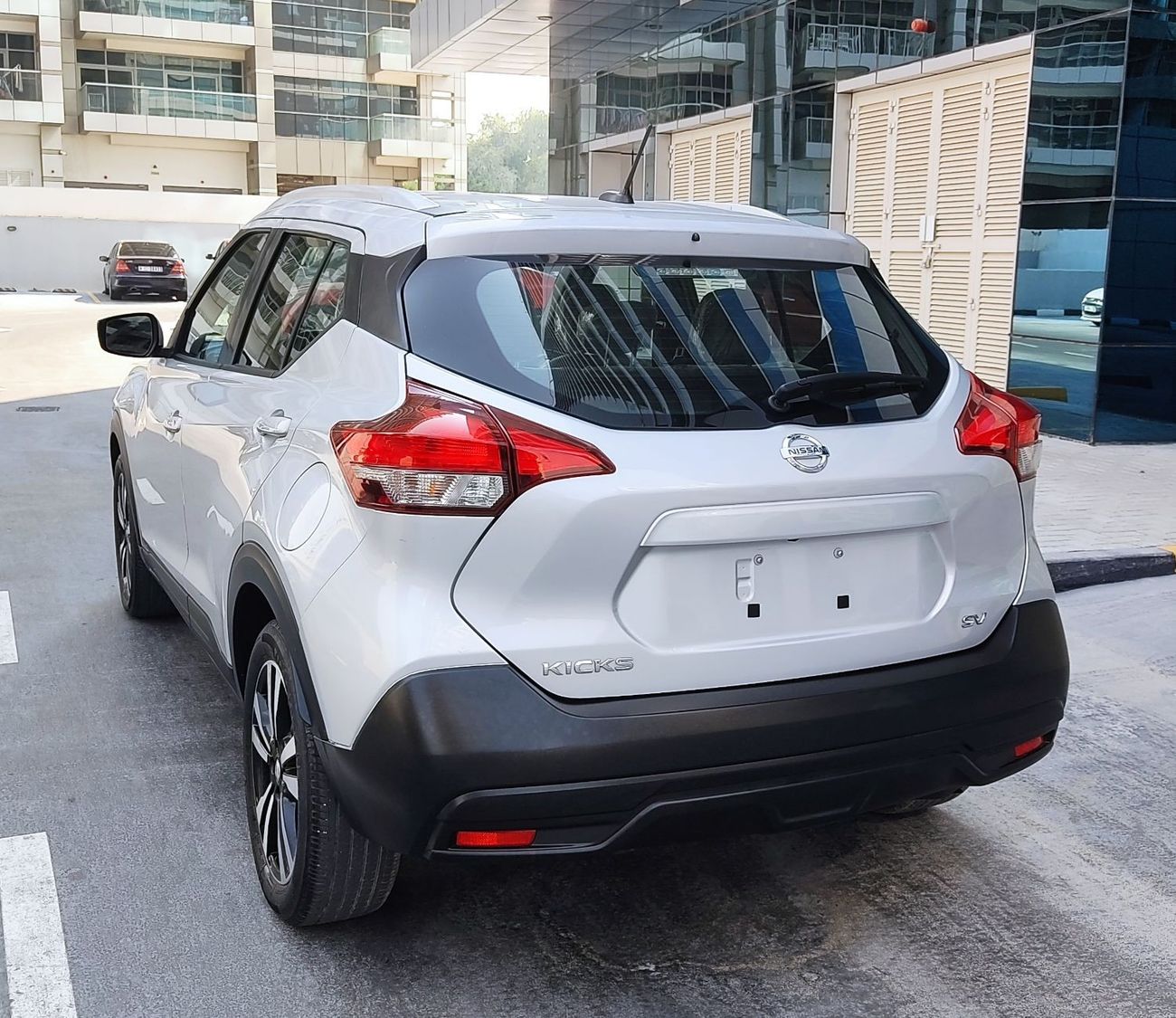 used nissan kicks sv