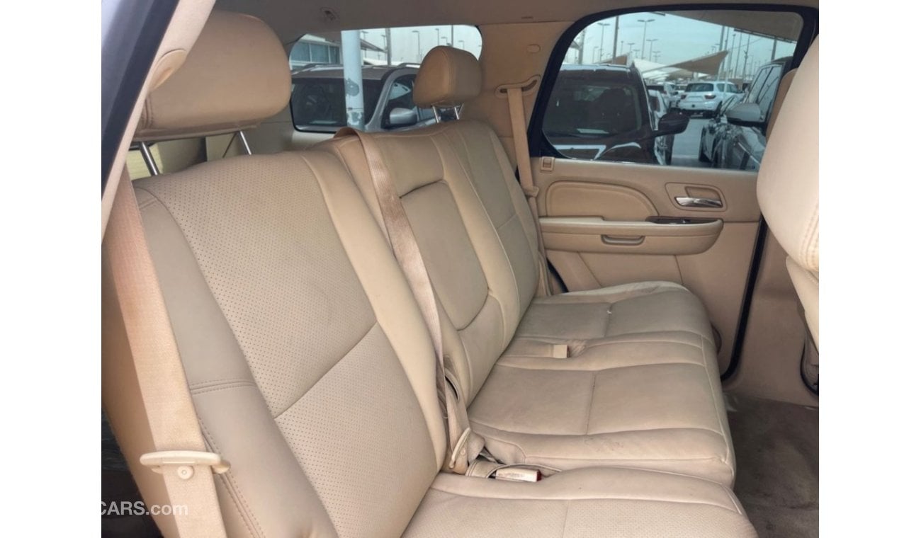 Cadillac Escalade 2008 Escalade GCC model, full option, 8 cylinder, automatic transmission, agency dye, in excellent c