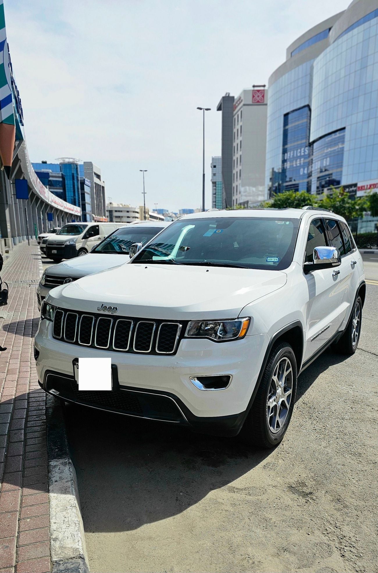 جيب جراند شيروكي LAREDO 3.6 V6 REAR WHEEL DRIVE