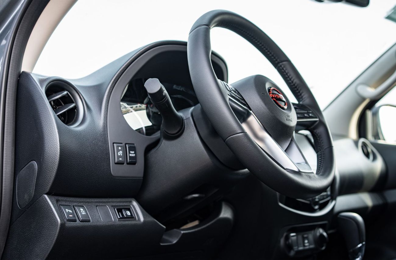 Nissan Navara 2025 Nissan Navara Pro-4X 2.5L AT Diesel (Drak Gray)