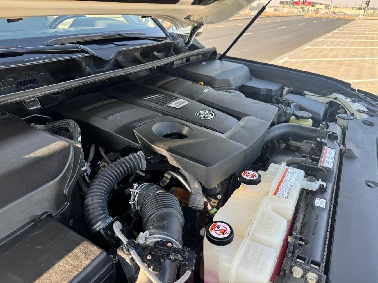 Toyota Land Cruiser LAND CRUISER,GXR 2023 3.5TWIN TURBO.GCC,Free accident