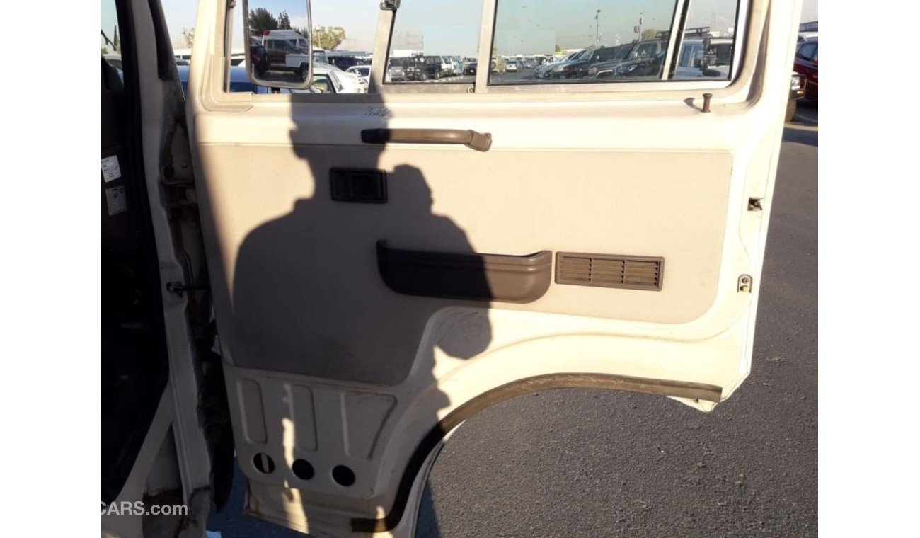 ميتسوبيشي روزا Mitsubishi Rosa RIGHT HAND DRIVE (Stock no PM 429 )