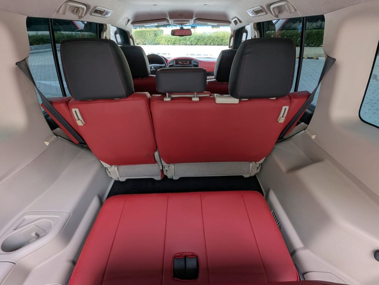 Mitsubishi Pajero Mitsubishi Pajero 2016 LHD white