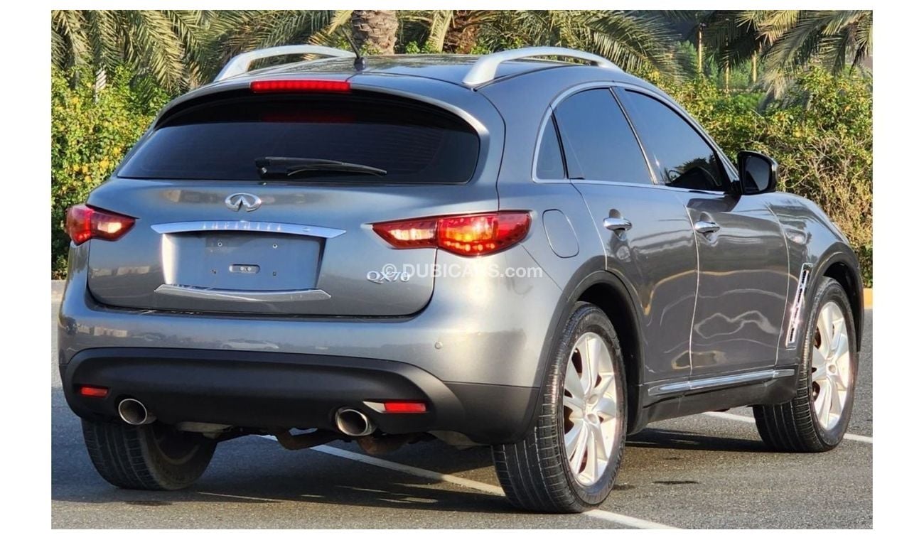 Infiniti QX70