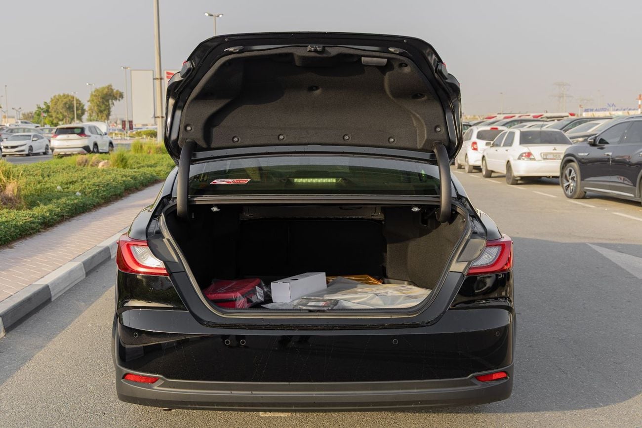 Toyota Camry Toyota Camry LE 2.5 L | Hybrid | Black | Panoramic Sunroof | 1 Electric Chair | 2026 GCC Specs