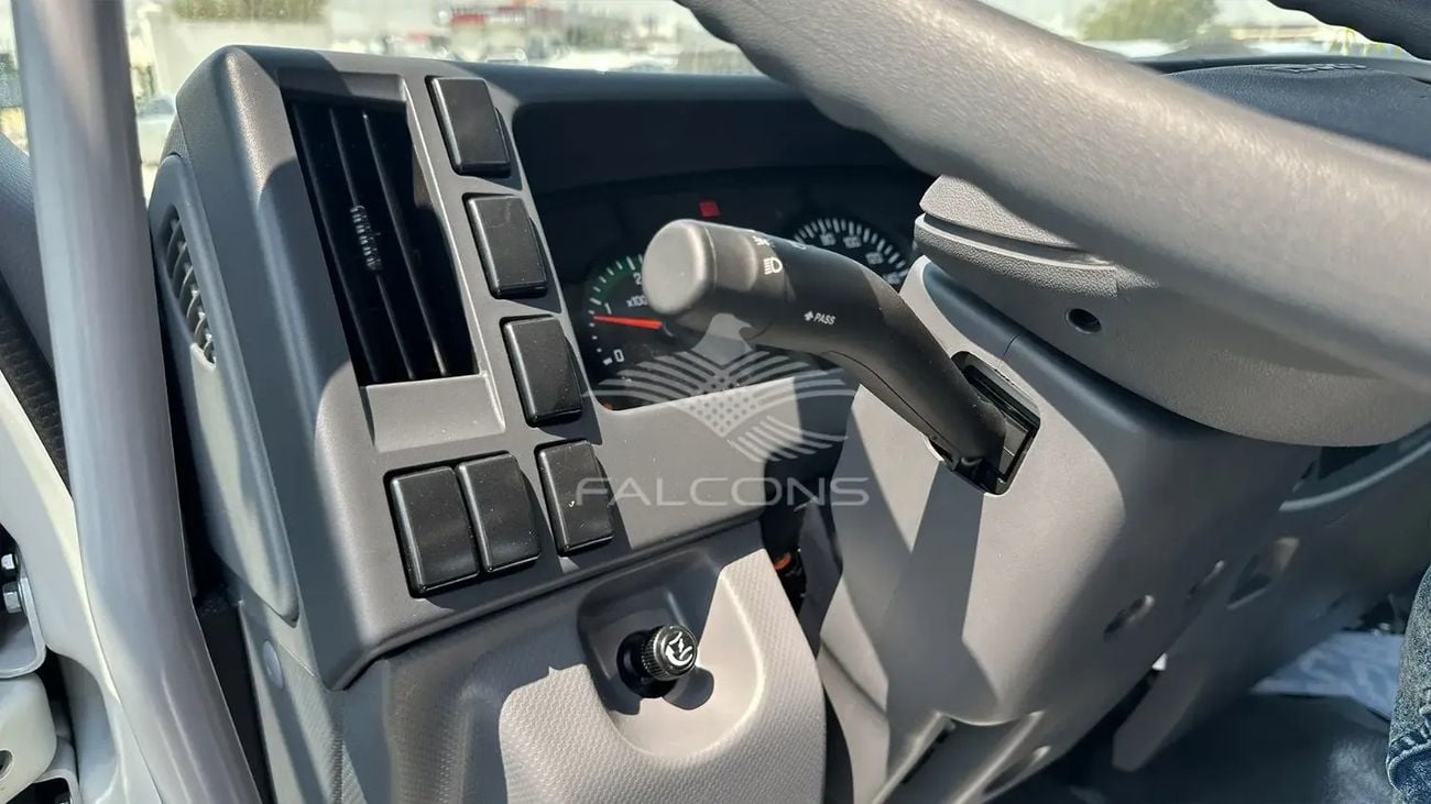 Isuzu FSR ISUZU FSR 8.3L 33N CHASSIS MT