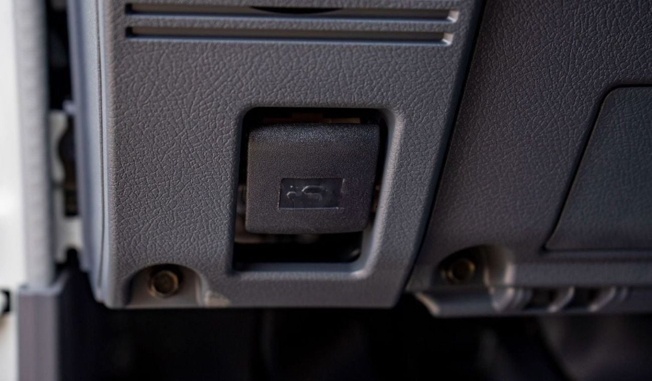 تويوتا لاند كروزر 70 Toyota Land Cruiser LC78 Hard Top 4.2L Diesel 3door 2025