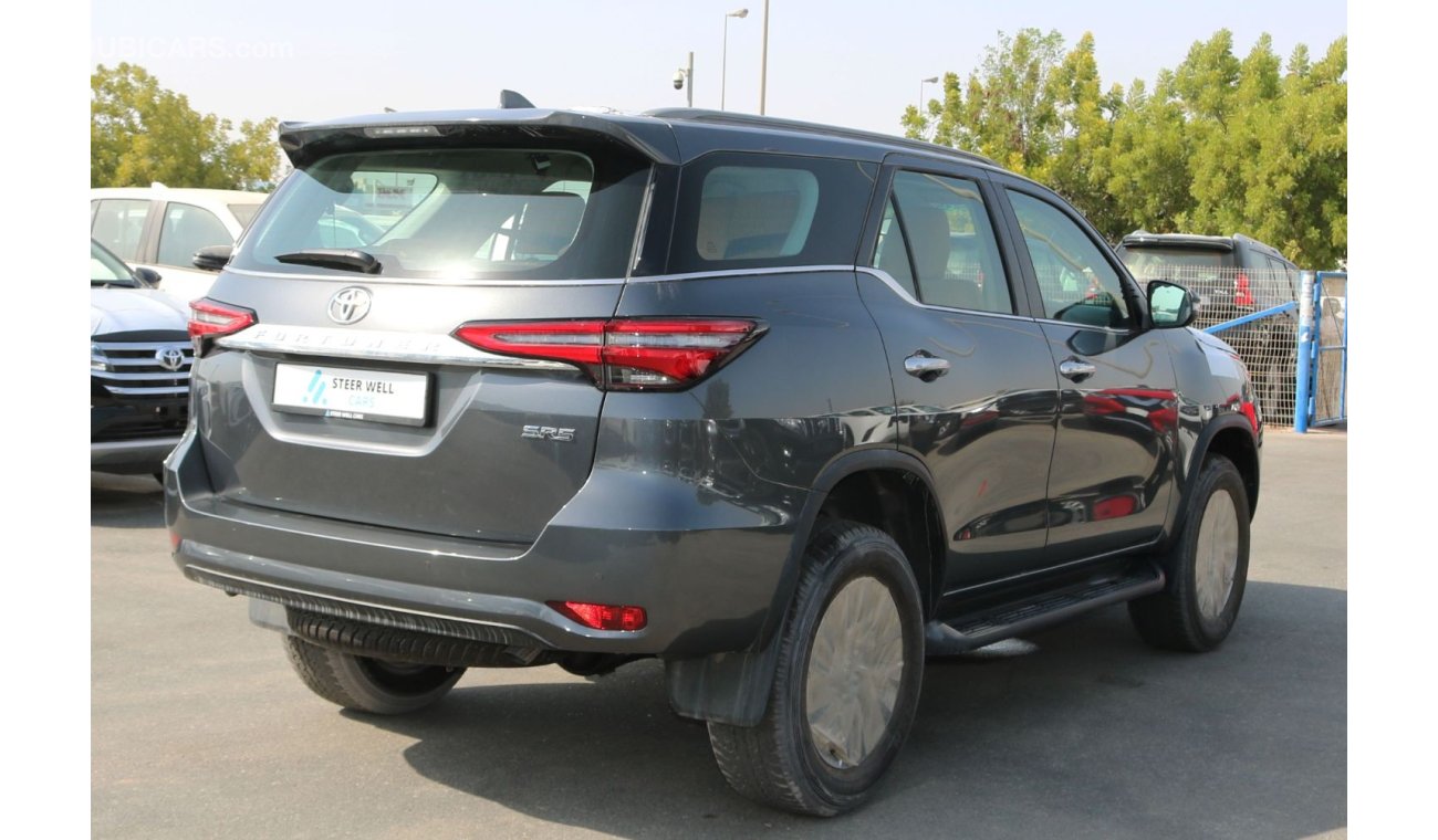 Toyota Fortuner 2022 | 2.4L DSL V - FULL OPTION WITH REAR CAMERA AND ALLOY WHEELS DUAL ZONE AC WITH GCC SPECS EXPORT