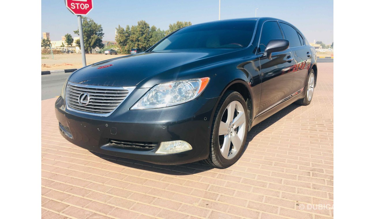 Lexus LS460 سياره نظيفه جدا بحاله ممتاذه ضمان شاسيه جير ماكينه