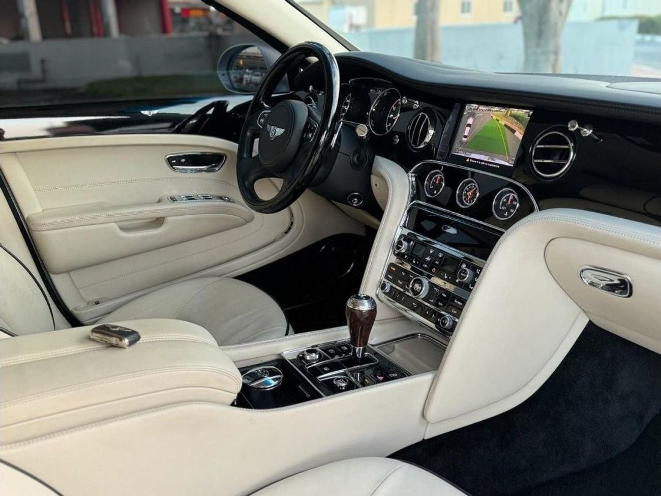 بنتلي مولسان BENTLEY MULSANNE 2012 V8 VIP LOW MILEAGE IN PERFECT CONDITION