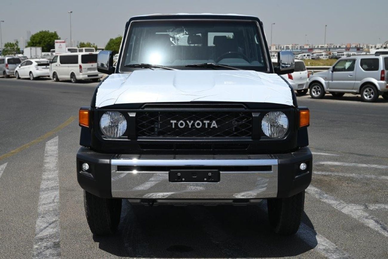 تويوتا لاند كروزر 70 2024 TOYOTA LAND CRUISER 76 HARDTOP 4.0L 4WD 6-SEATER MT
