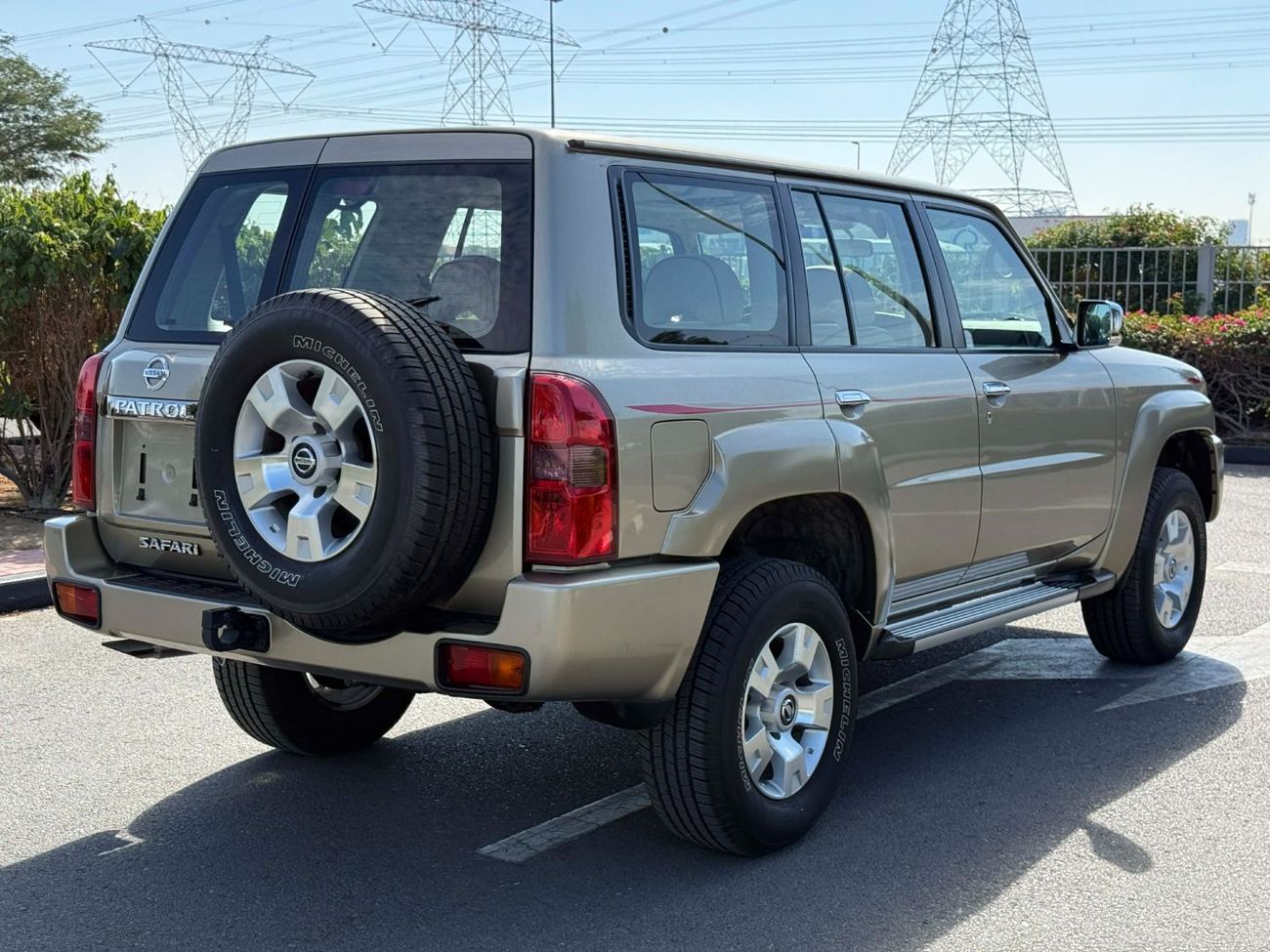 نيسان باترول سفاري Safari 4.8L A/T