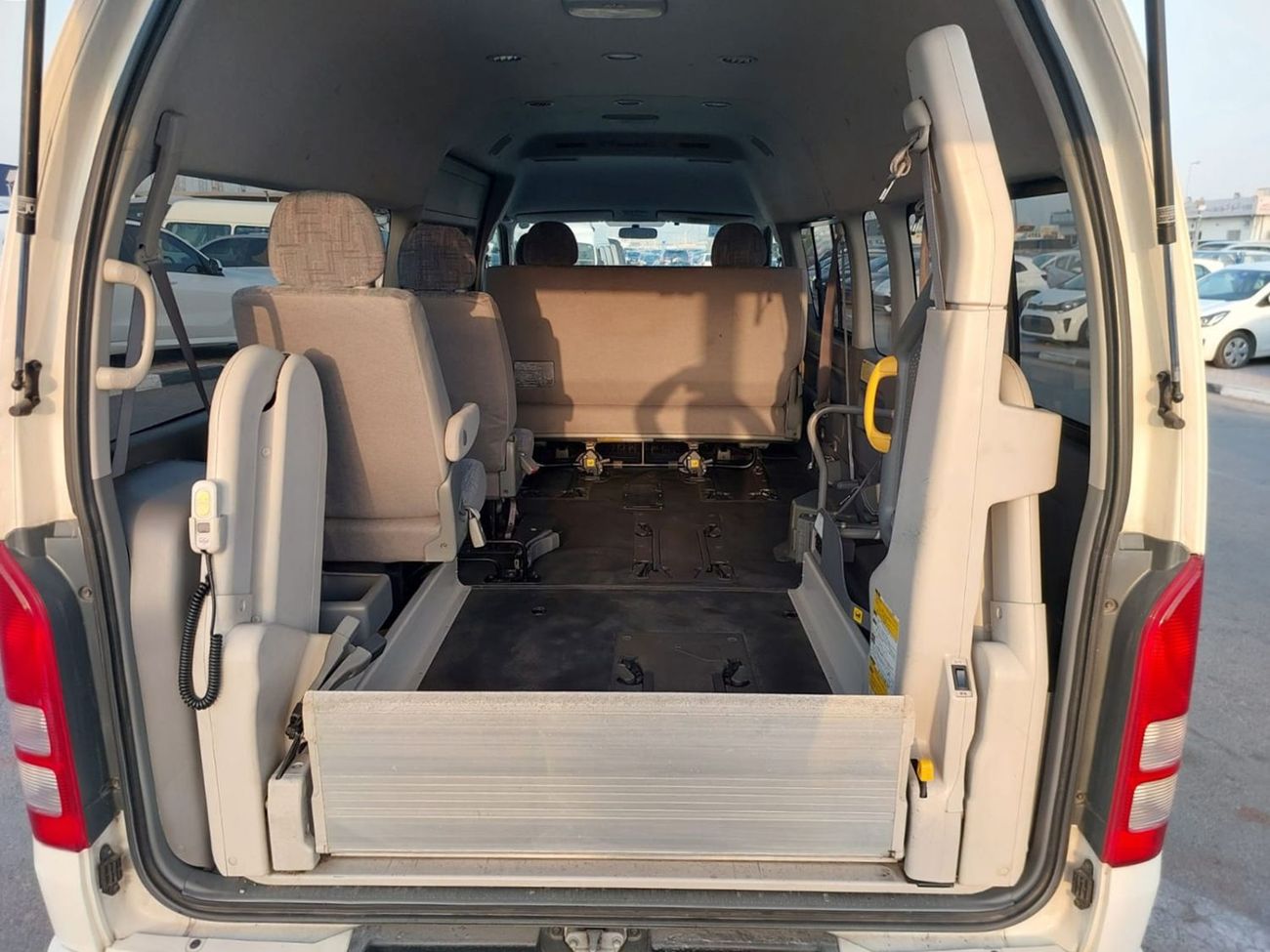 تويوتا هاياس 2006 TOYOTA HIACE VAN RHD PETROL AUTOMATIC 2.7L (PM08454)