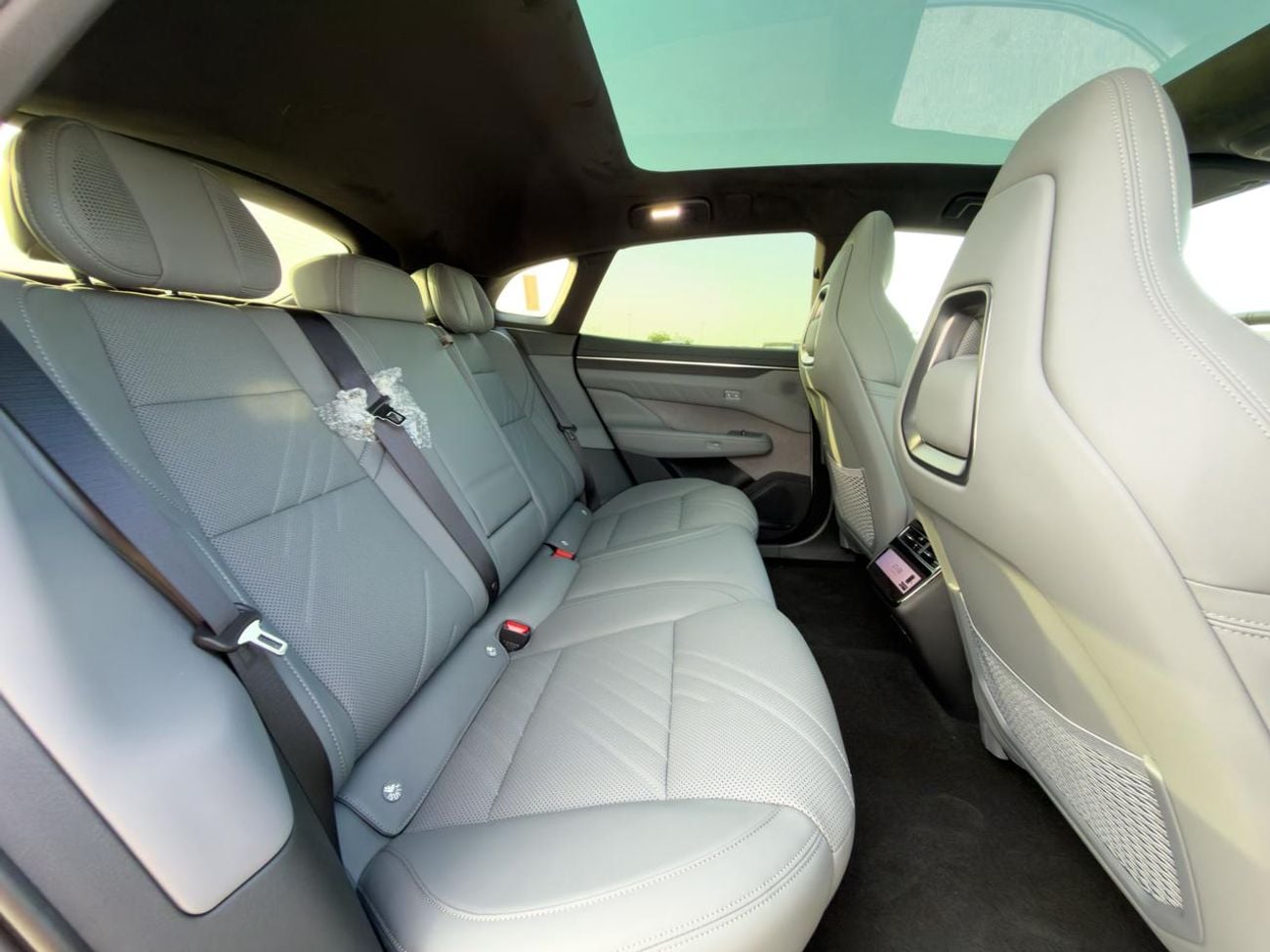 زيكر 001 Long Range AWD