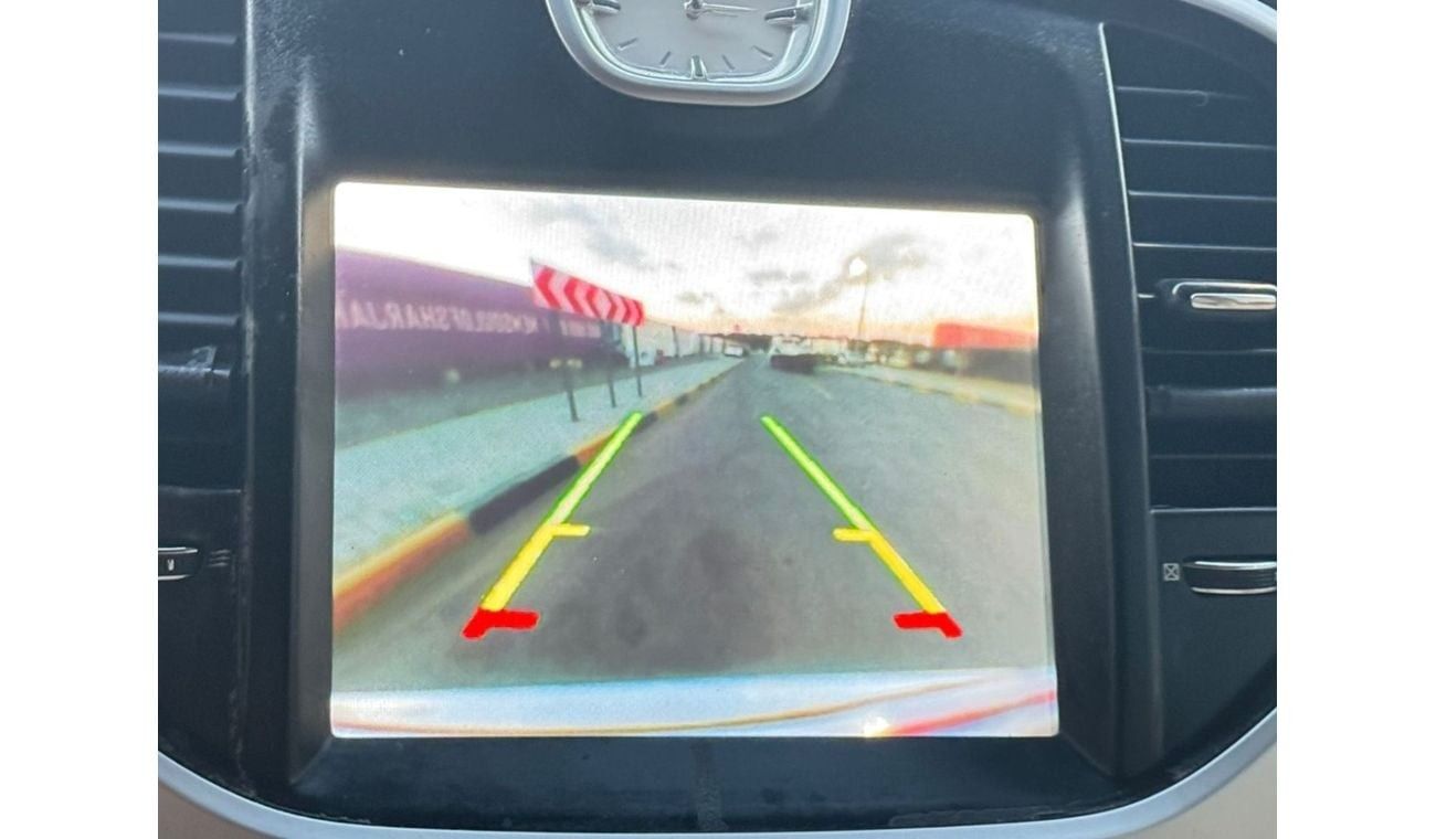 كرايسلر 300C In excellent condition and requires no expenses