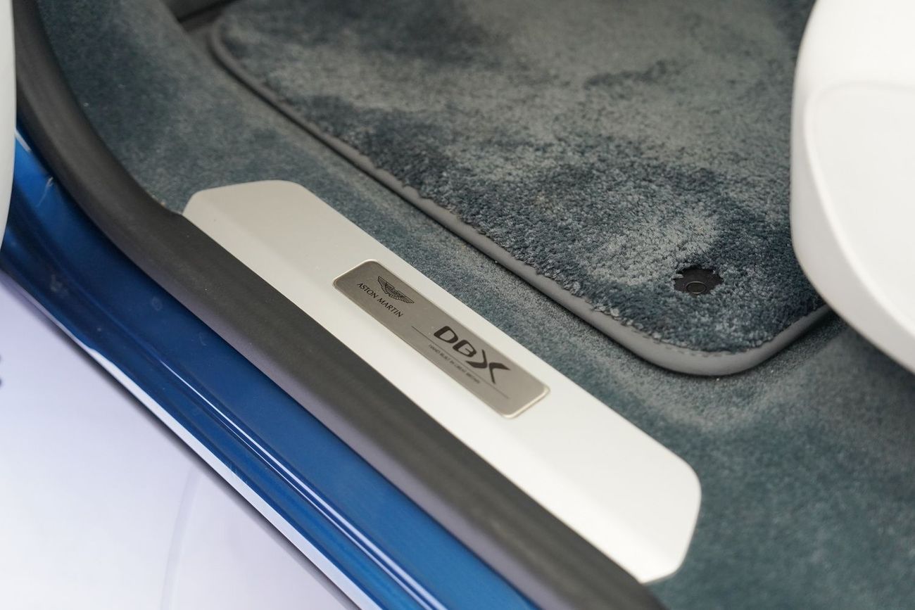 أستون مارتن DBX 707