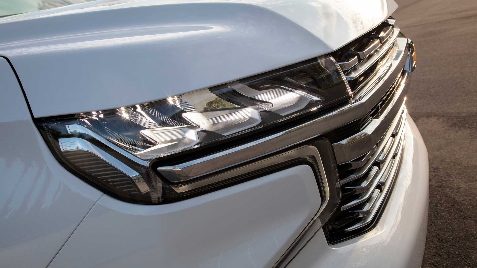 Chevrolet Suburban exterior - Headlight