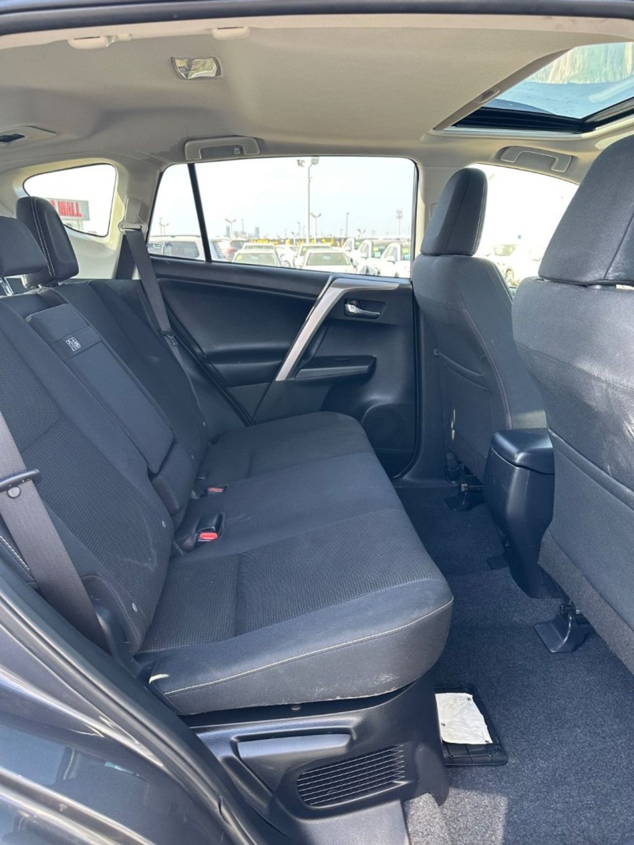 تويوتا راف ٤ XLE 2.5L Hybrid XLE Sunroof, Full Option