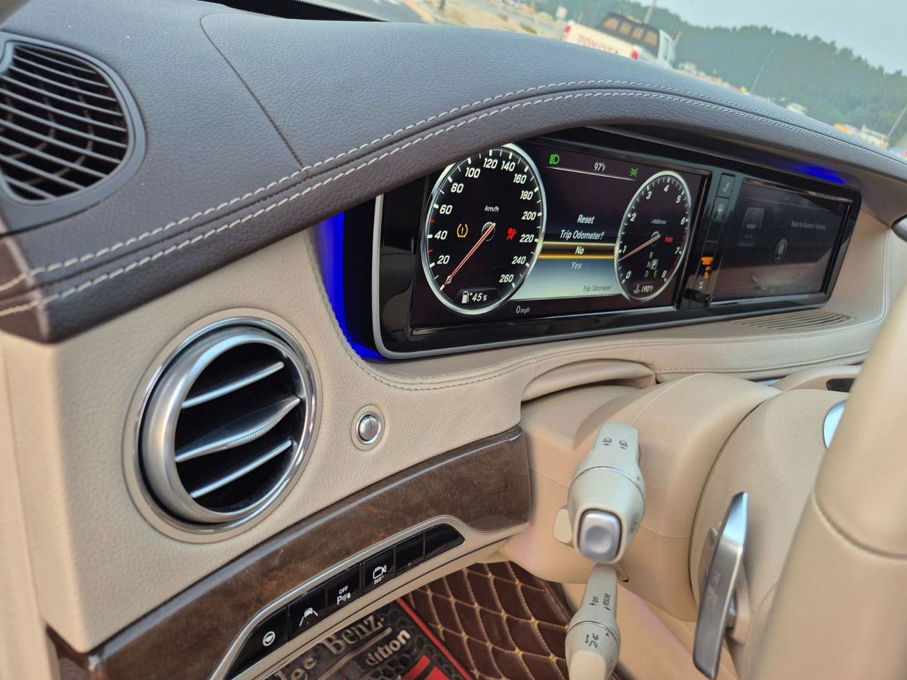 مرسيدس بنز S 550