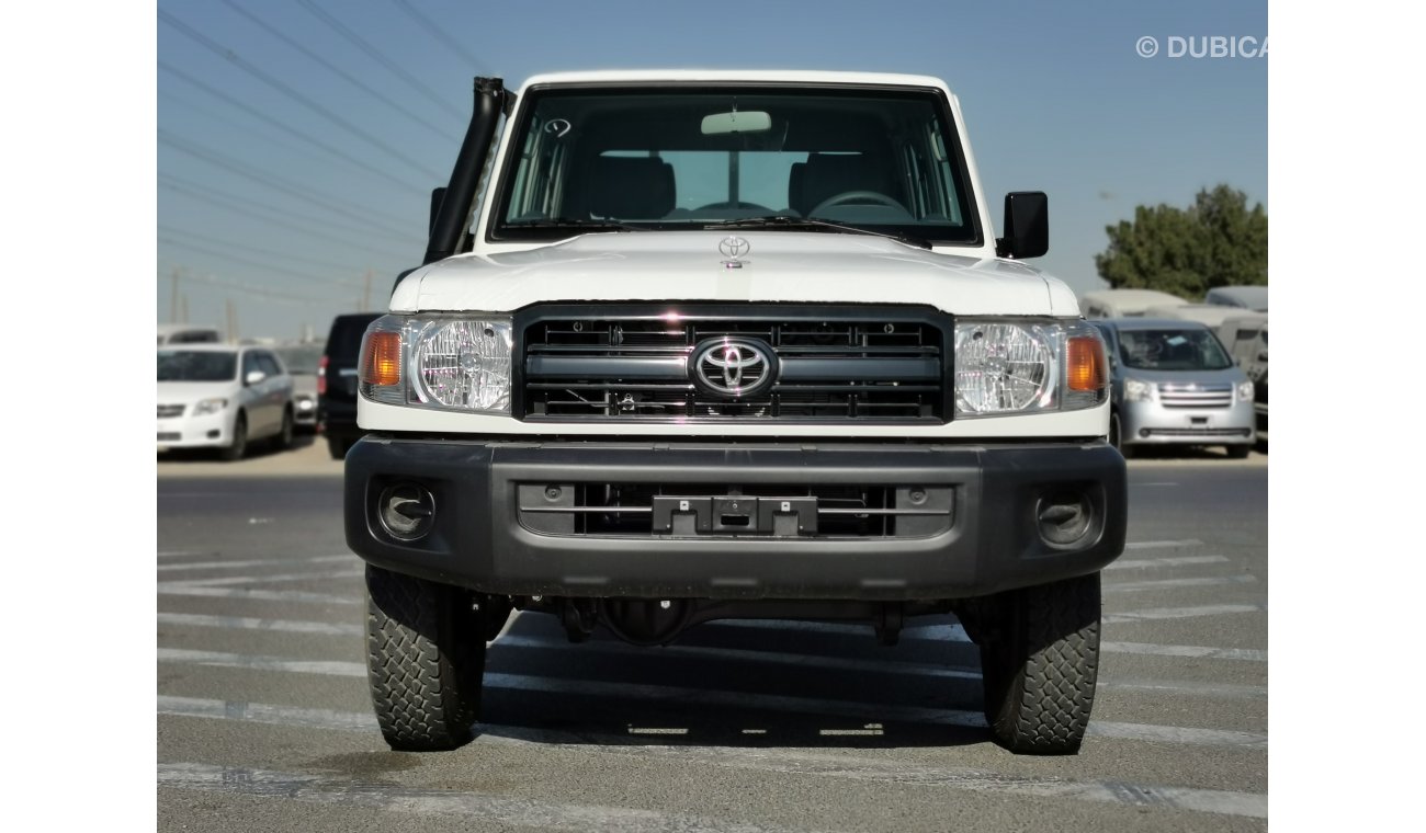 تويوتا لاند كروزر بيك آب 4.0L DIESEL, 16" TYRE, SNORKEL, XENON HEADLIGHTS (CODE # LCDC01)