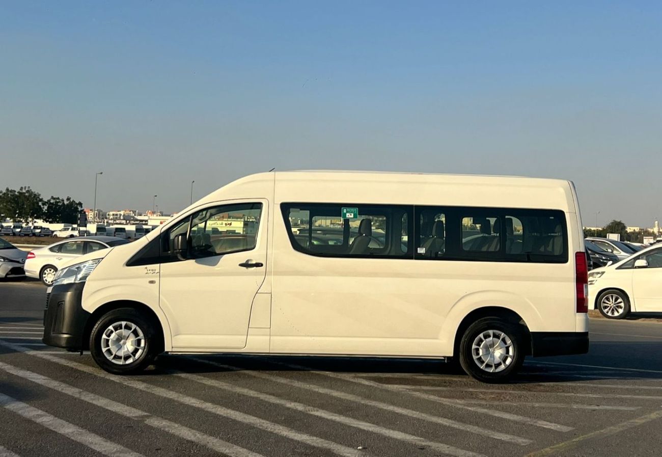 Toyota Hiace 2021 Toyota Hiace 3.5L V6 FWD - GCC- Passenger - Patrol Manual - 13 Seater - No Accident