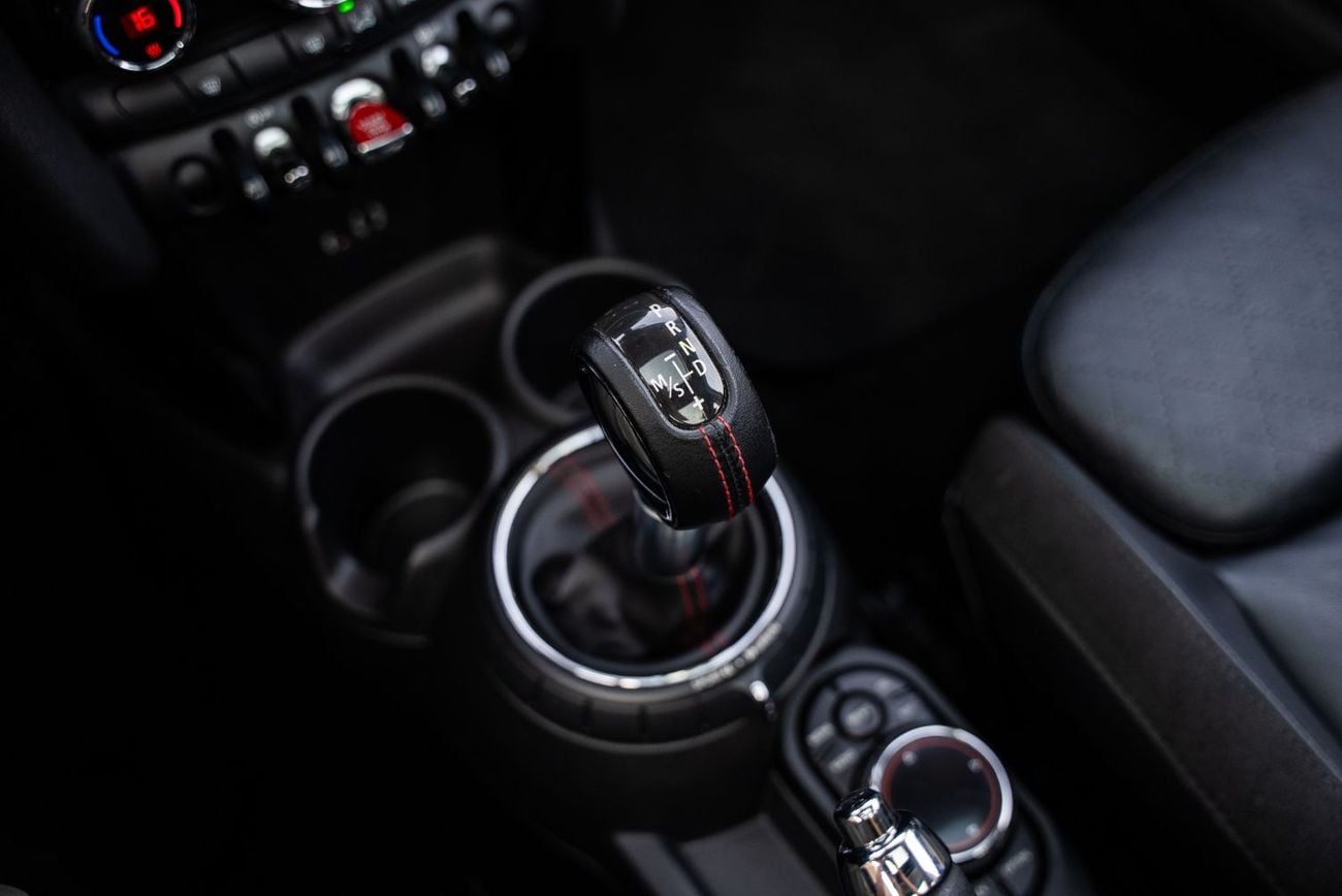 ميني كوبر إس GCC Specs 2014  Low Mileage Perfect Condition 2.0L Turbo 4 Cylinders