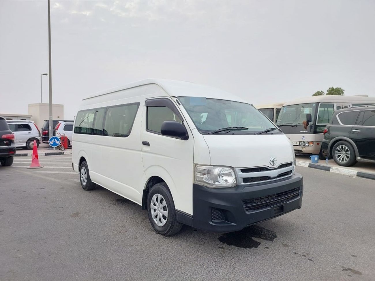 تويوتا هاياس TOYOTA HIACE COMMUTER VAN RHD 2012 MODEL 3.0 L DIESEL AUTOMATIC(PM14430)