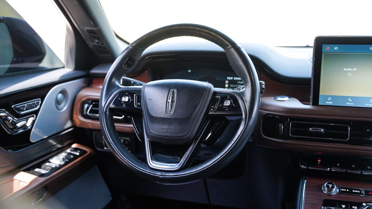 Lincoln Aviator PRESIDENTIAL
