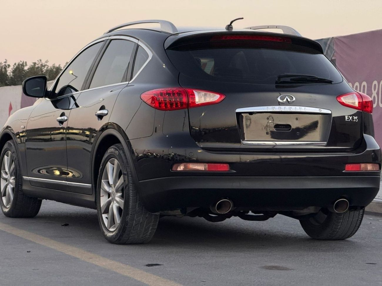 Infiniti EX35 In excellent condition and requires no expense