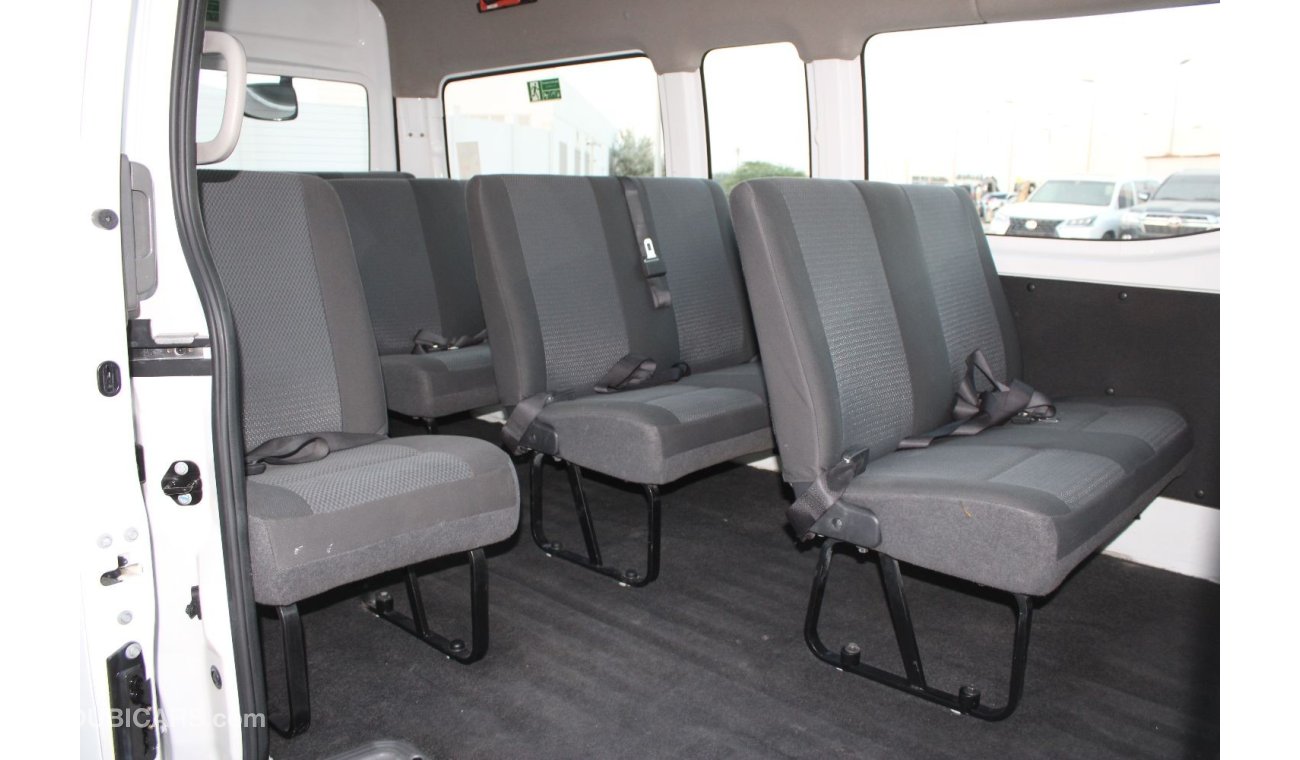 Nissan Urvan Nissan Urvan Hi-Roof 2018 GCC in excellent condition, without paint, without accidents, very clean f