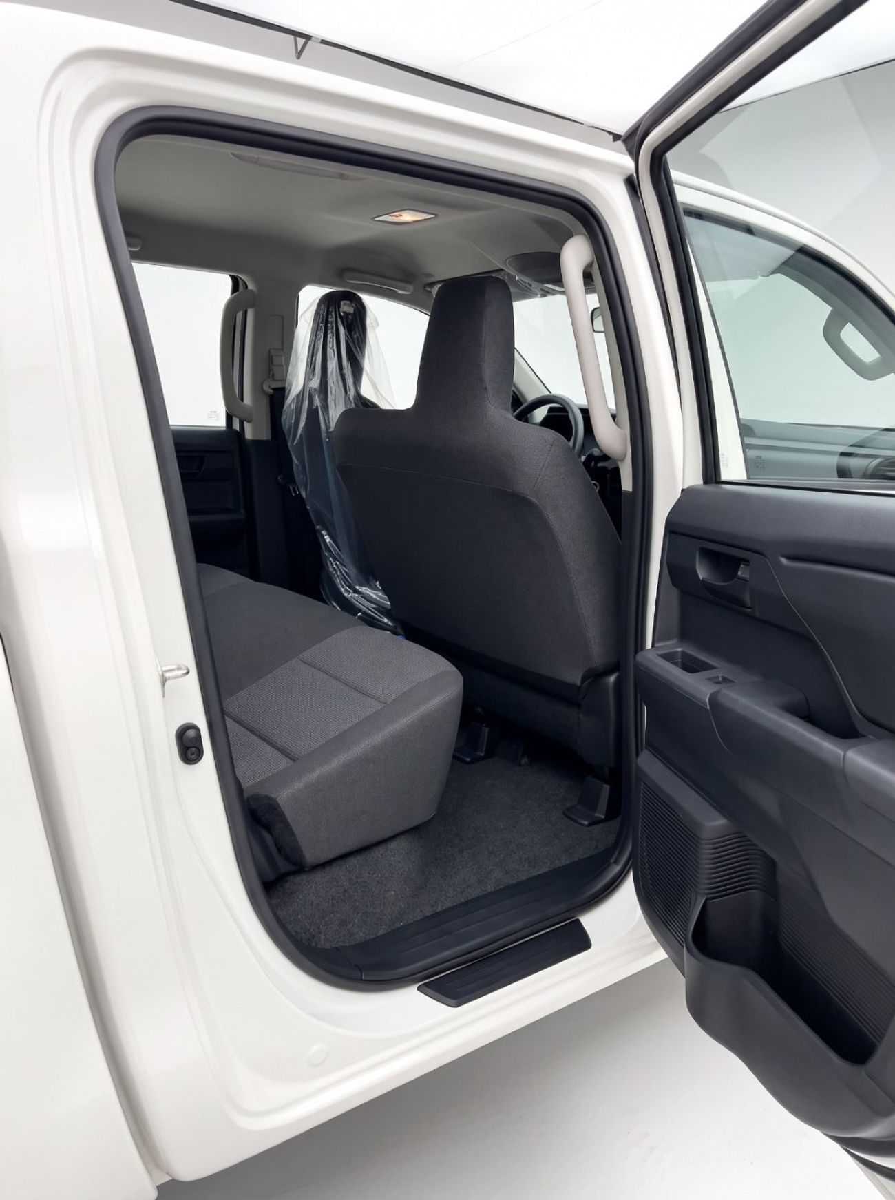 Toyota Hilux GL Double Cabin 2.7L Petrol Manual Transmission 2026 | Brand New | Export Only