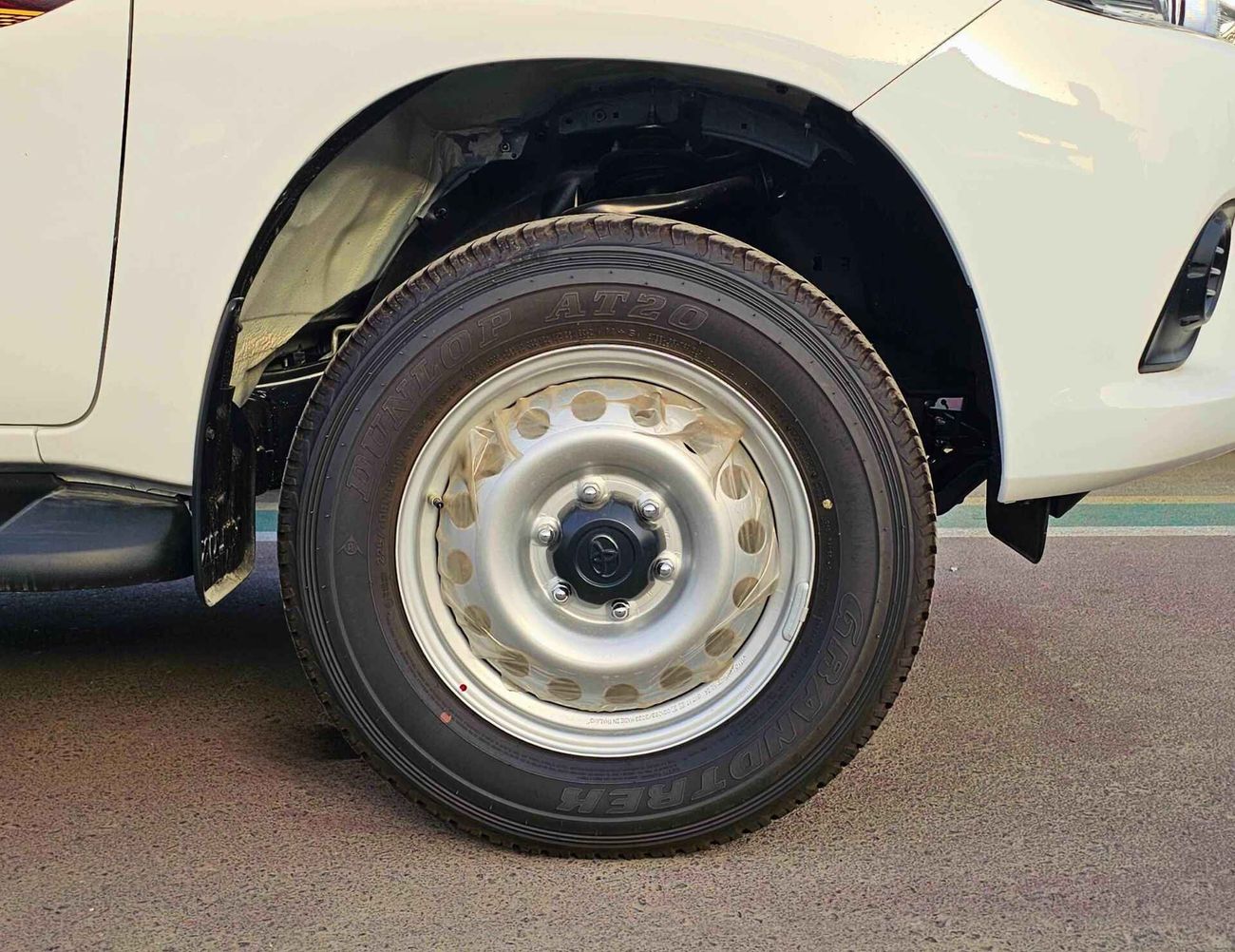 Toyota Hilux GL-G / EURO 4 / SINGAL CABIN / M/T / 2.7L V4 PETROL / DVD+ CAMERA / 4WD (CODE # GL-G)