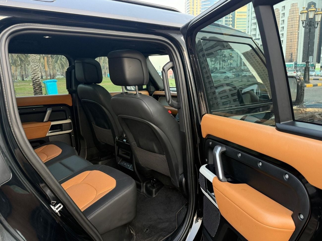 لاند روفر ديفندر 110 D300 X-Dynamic HSE Sport Right Hand Drive exported from Australia