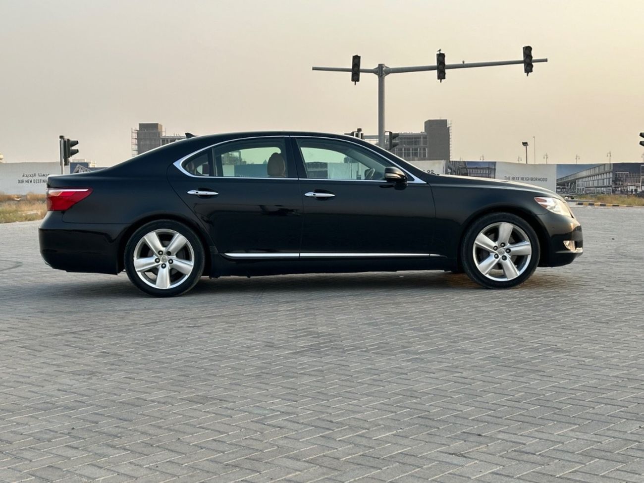 لكزس LS 460 موديل 2011 حاله ممتازه من الداخل والخارج فل مواصفات فتحهوتحكم كهربي كامل