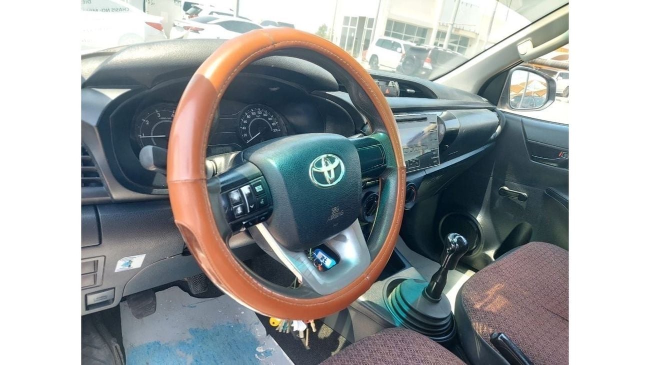 Toyota Hilux DC 4WD 2.4L DIESEL MANUAL TRANSMISSION