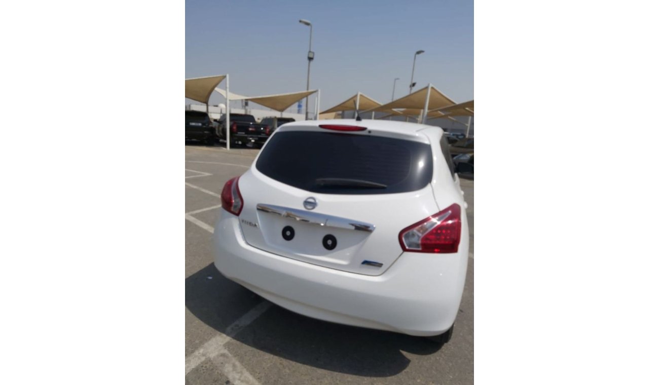 Nissan Tiida Nissan TIDA - 2016- Low millage- O original Paint.