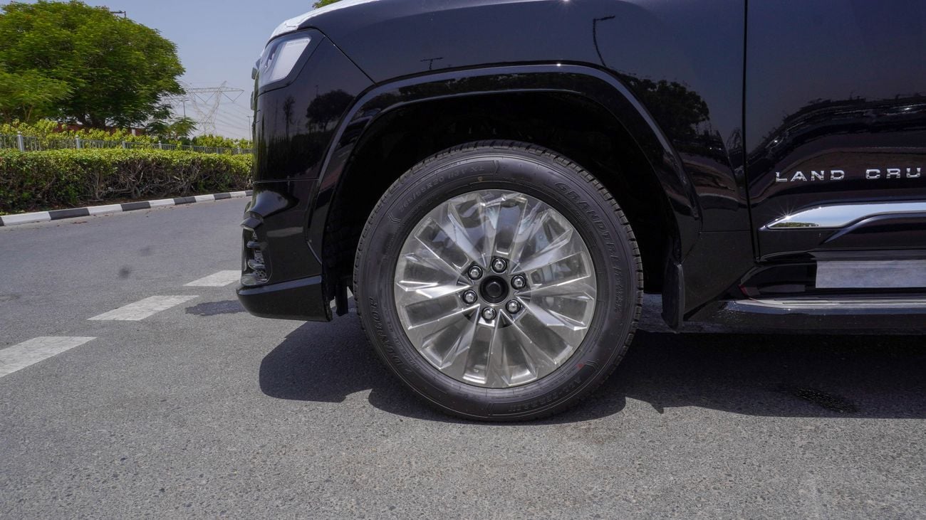 Toyota Land Cruiser VXR 3.3 L d Twin Turbo V6