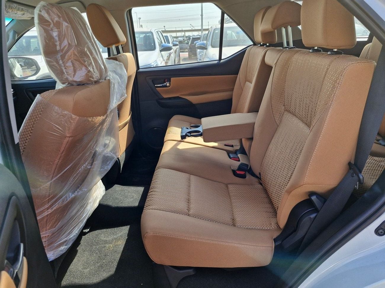 Toyota Fortuner EXR Toyota Fortuner (TGN156) – 2.7L Petrol – 4WD – White – 2025 Model