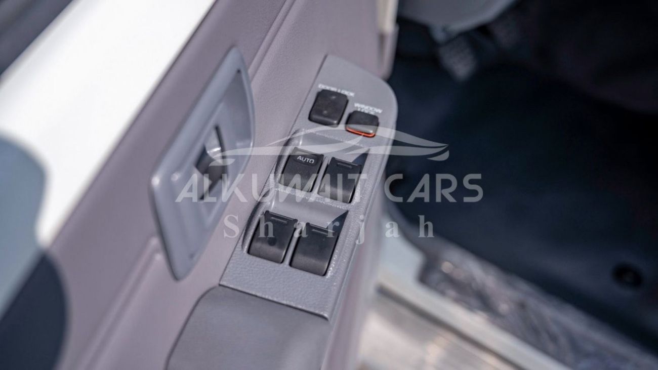 Toyota Land Cruiser Pick Up TOYOTA Land Cruiser 79 DC 4.2D MT – WHITE