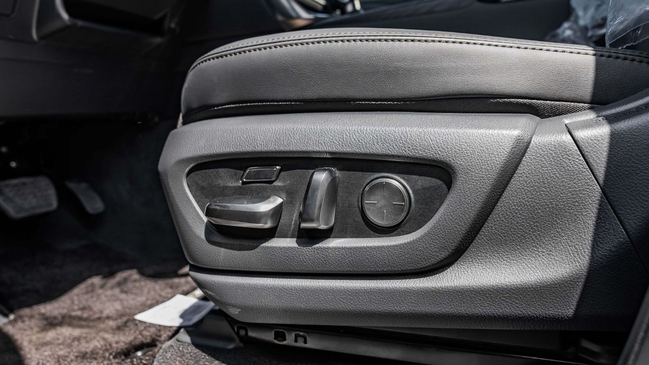 Lexus LX 600 2025 Lexus LX600 Overtrail 3.5L AT Petrol (Beige-Black) No MarkLevinson