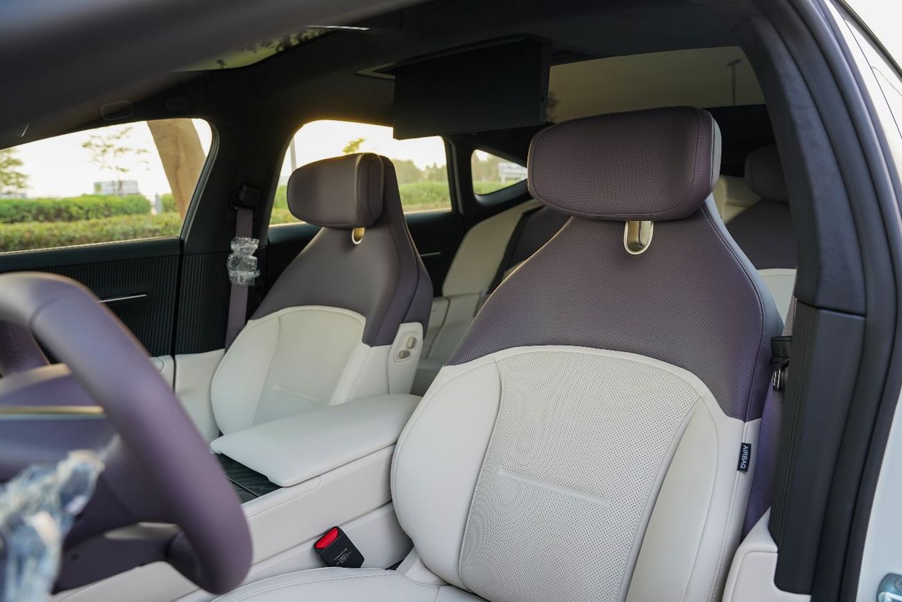 أفاتر 12 2025 AVATR 12 Ultra Extended Range Sedan White 0Km