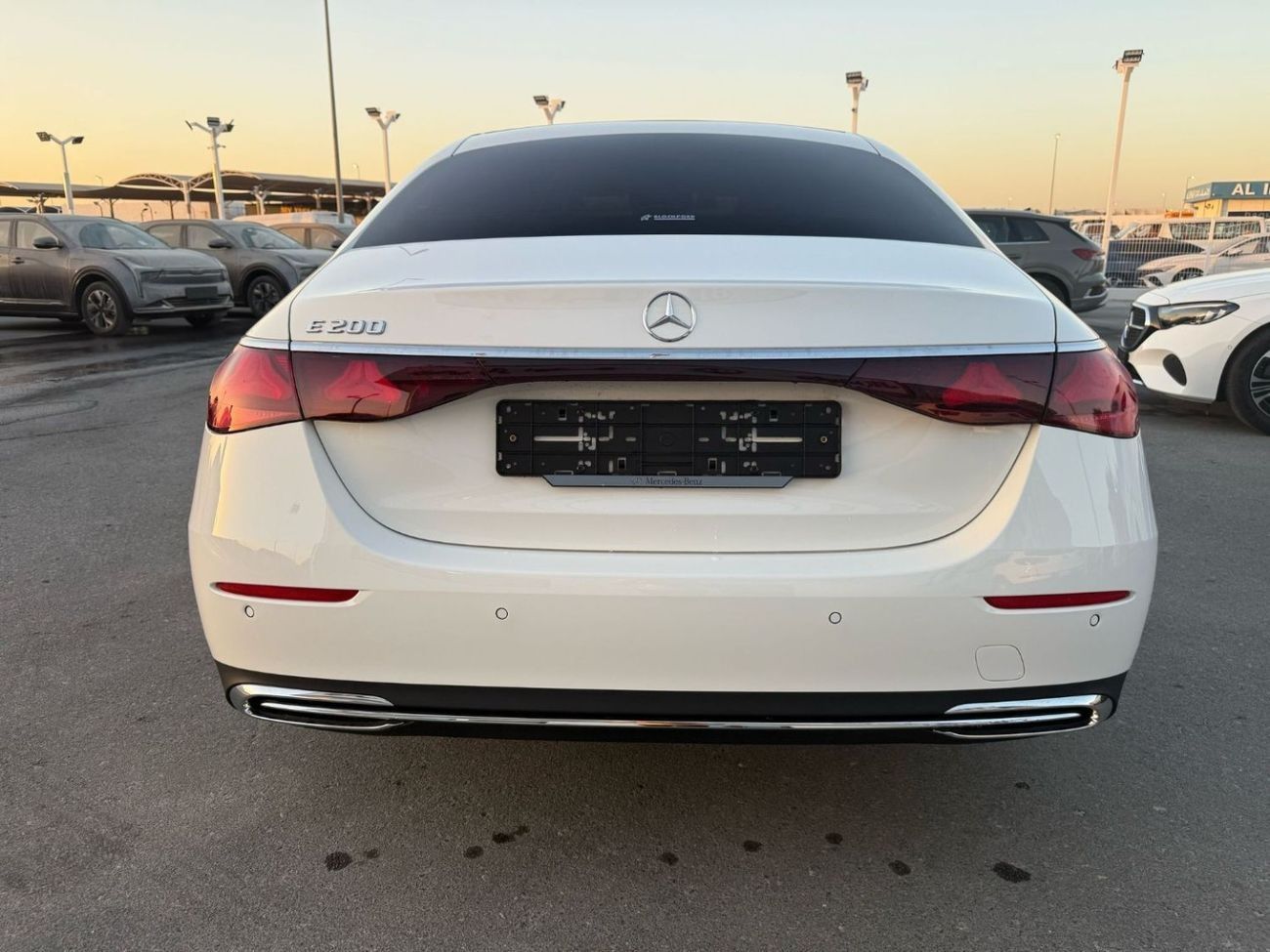 Mercedes-Benz E200 2.0L