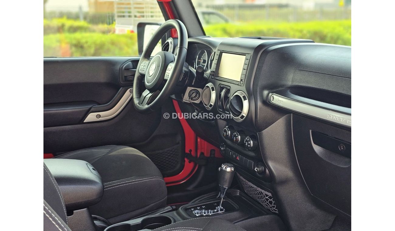 Jeep Wrangler SAHARA 2017 GCC LOW MILEAGE SINGLE OWNER WITH WARRANTY IN MINT CONDITION