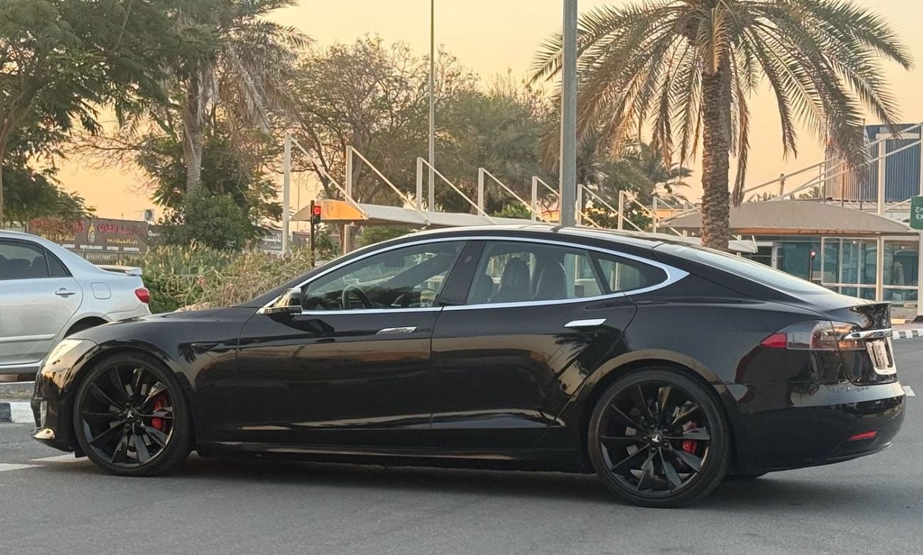 Tesla Model S P100D 2017 Tesla Model S P100D - GCC Specs - Excellent Condition